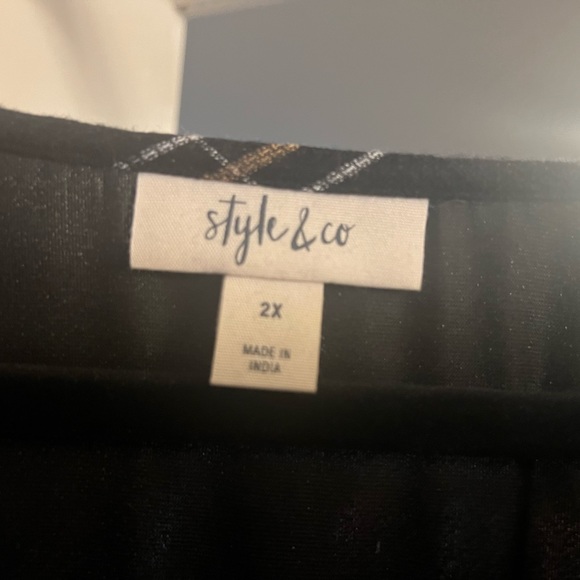 Holiday Top, A little Velvet & Sequins.  Style & Co. 2XL - Picture 3 of 4